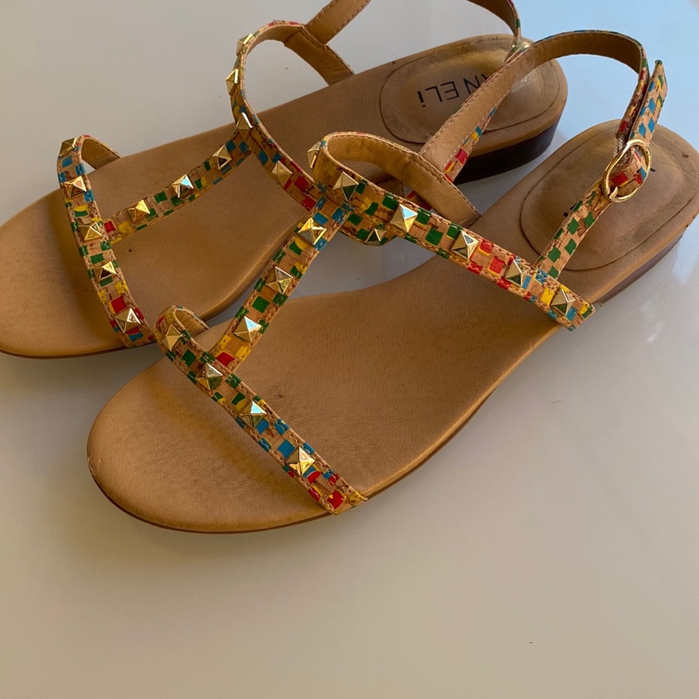 Cork Sandel with gold metal embellishment and square color stamp print